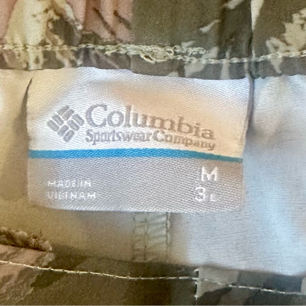 Columbia  Floral Camouflage Women's Athletic Shorts - Picture 4 of 5